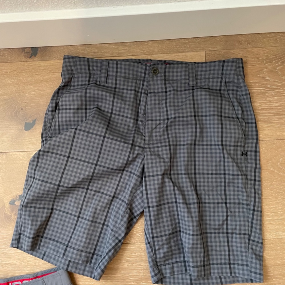 A bundle of 3 Men’s Under Armour, UA Drive Tapered shorts in great condition! - Picture 5 of 16